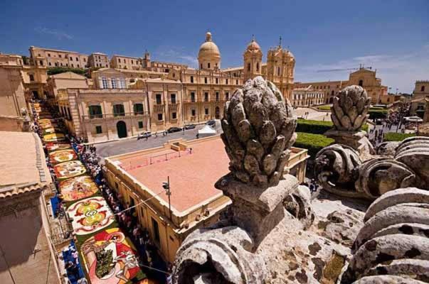 Casa Vacanza Na Zia Agnese Noto Bagian luar foto